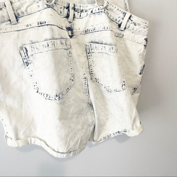 Forever 21 + Plus denim shorts overalls blue acid wash size 1X - Picture 6 of 6